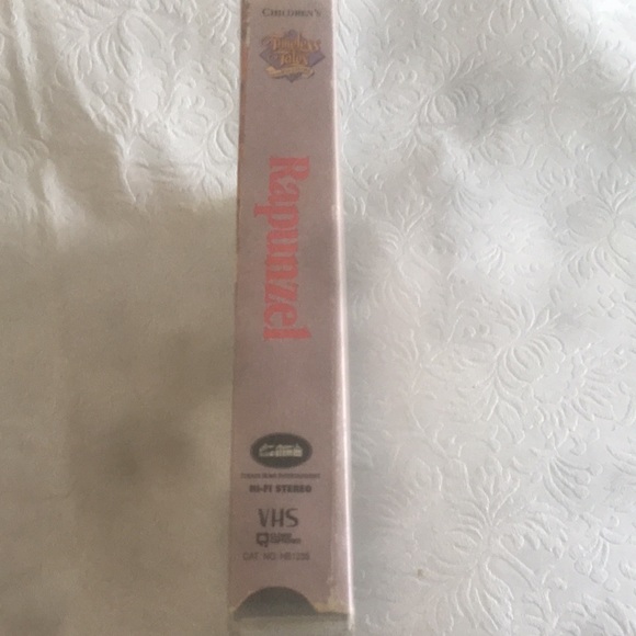 🔥2/$20🔥VTG 1990 RAPUNZEL TIMELESS TALES from Hallmark VHS#1235 Video Tape - Picture 6 of 10